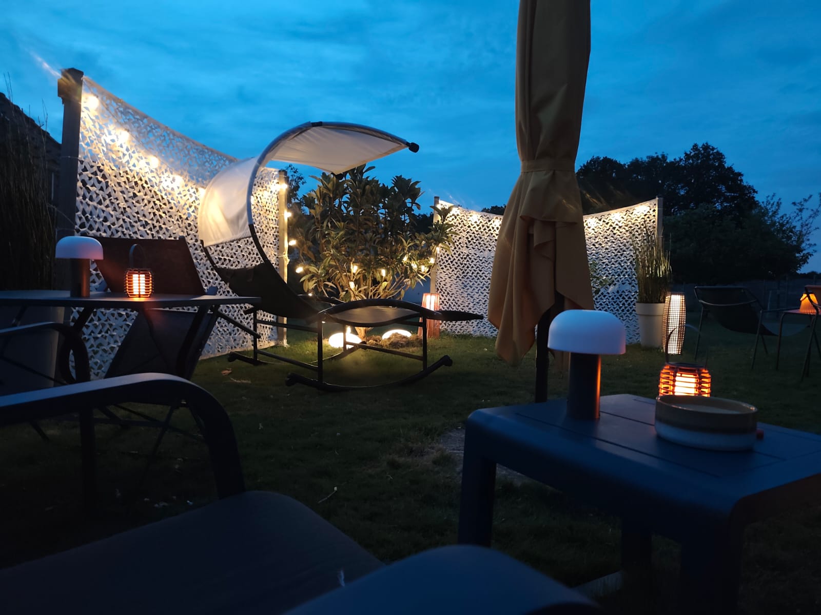 Jardin privatif d'une maison de charme pour un week-end romantique près de Paris.